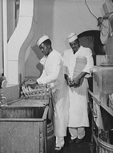 dishwashers1940s