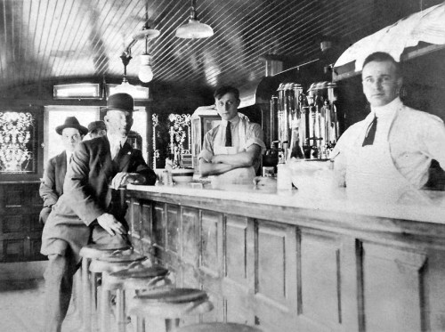 DreiserKearnyNJ1913cafe
