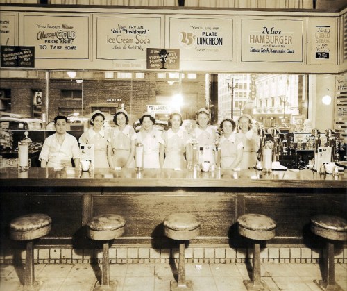 LittleGoldenAmericaBartellDrugStoreSeattle1936