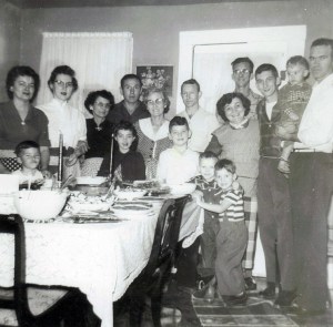 SundayDinneratGrandma's1942